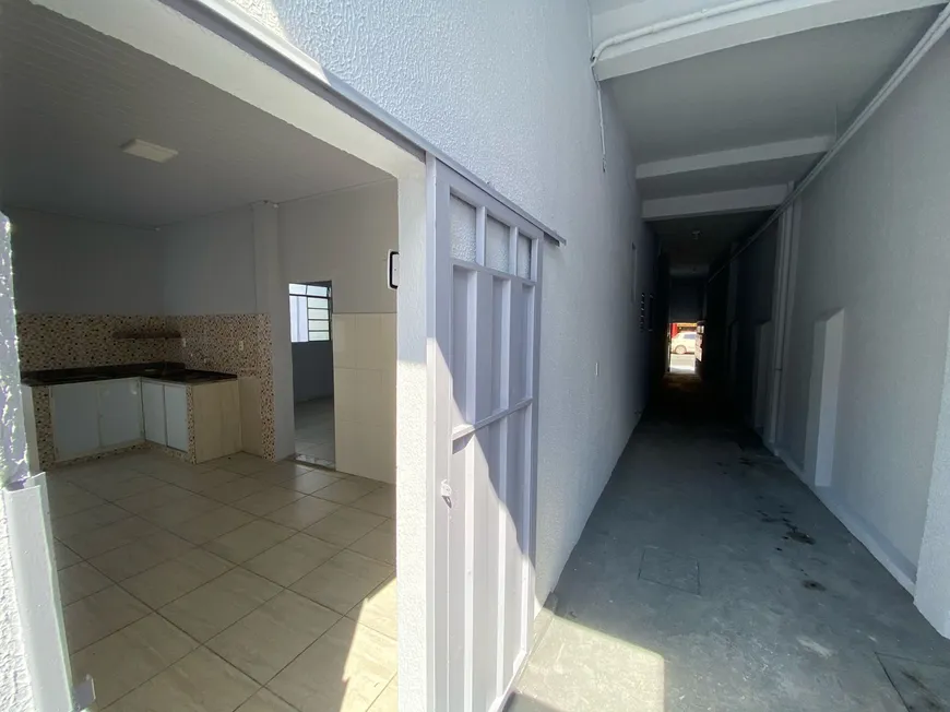 Foto 1 de Casa com 1 Quarto para alugar, 60m² em Caiçaras, Belo Horizonte