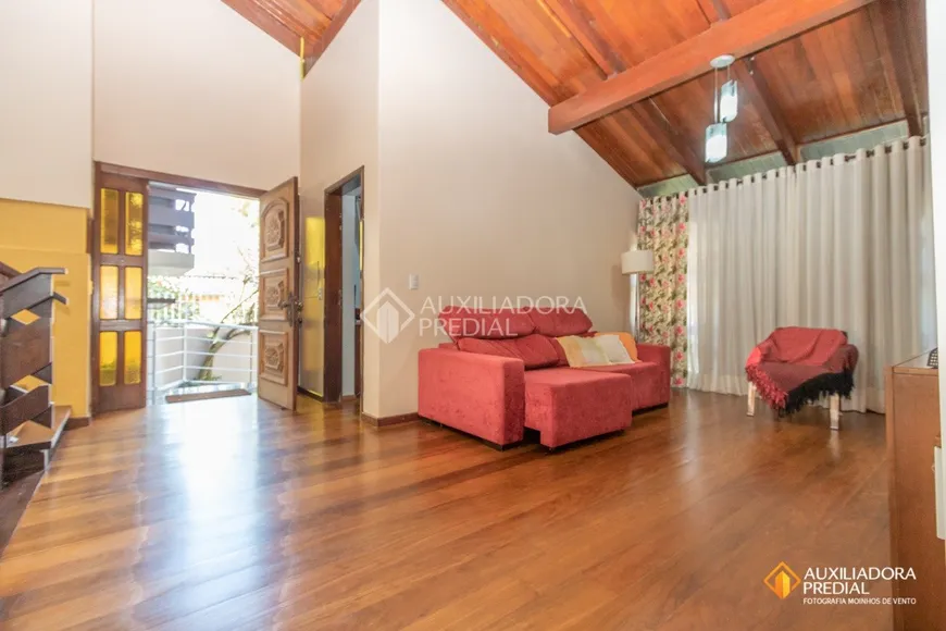 Foto 1 de Casa com 4 Quartos à venda, 260m² em Nonoai, Porto Alegre