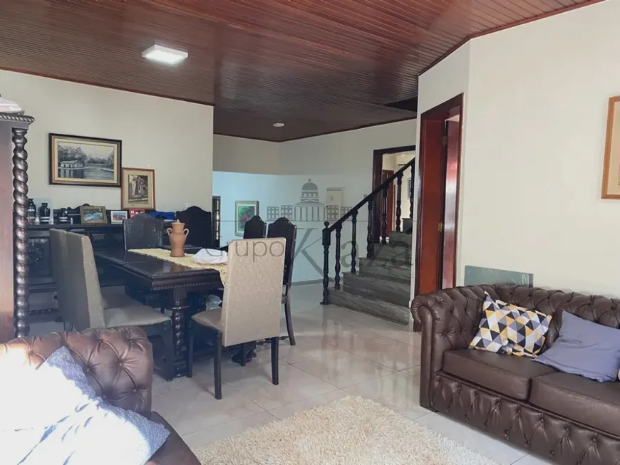 Foto 1 de Sobrado com 5 Quartos à venda, 300m² em Vila Ema, São José dos Campos