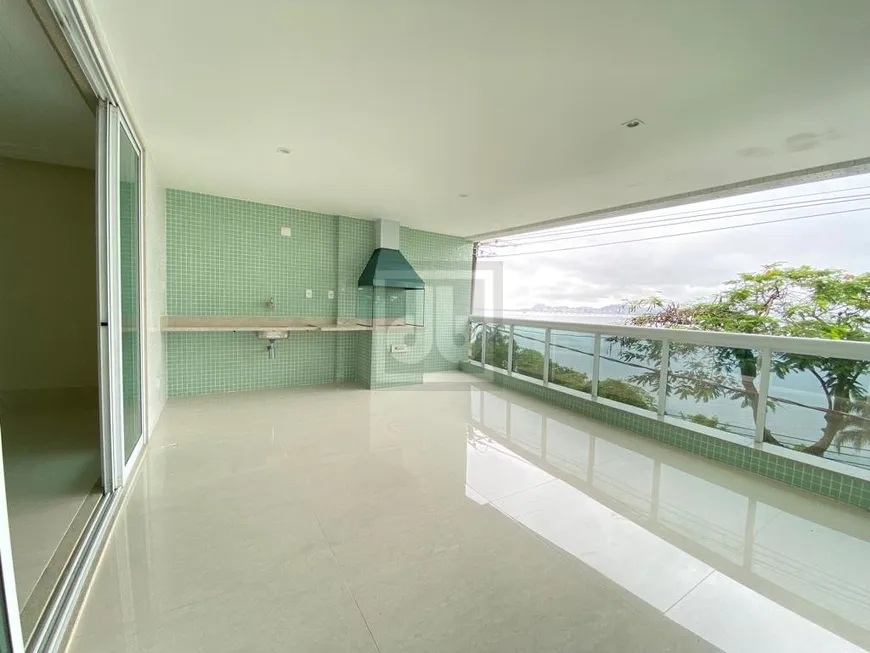 Foto 1 de Apartamento com 4 Quartos à venda, 195m² em Jardim Guanabara, Rio de Janeiro
