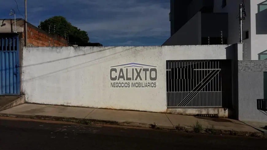 Foto 1 de Lote/Terreno à venda, 300m² em Santa Mônica, Uberlândia