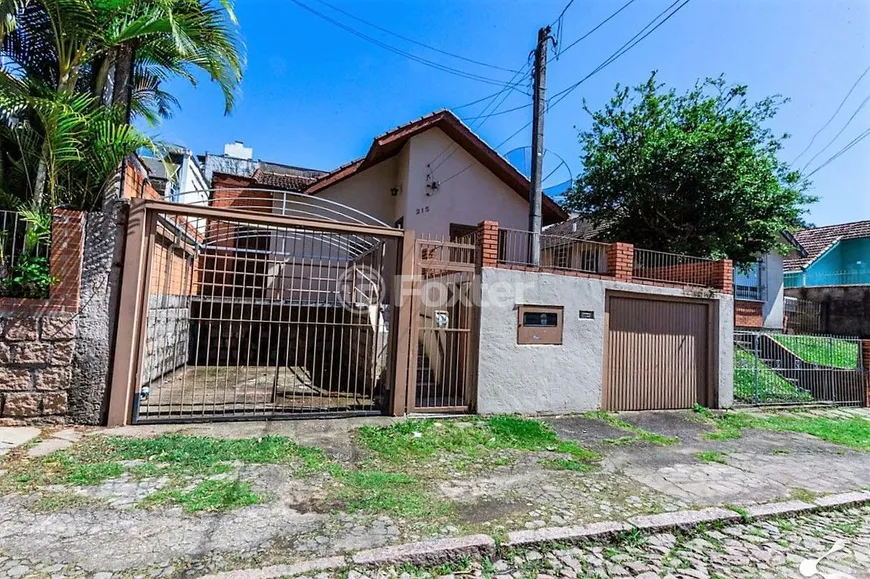 Foto 1 de Casa com 4 Quartos à venda, 200m² em Jardim Itú Sabará, Porto Alegre