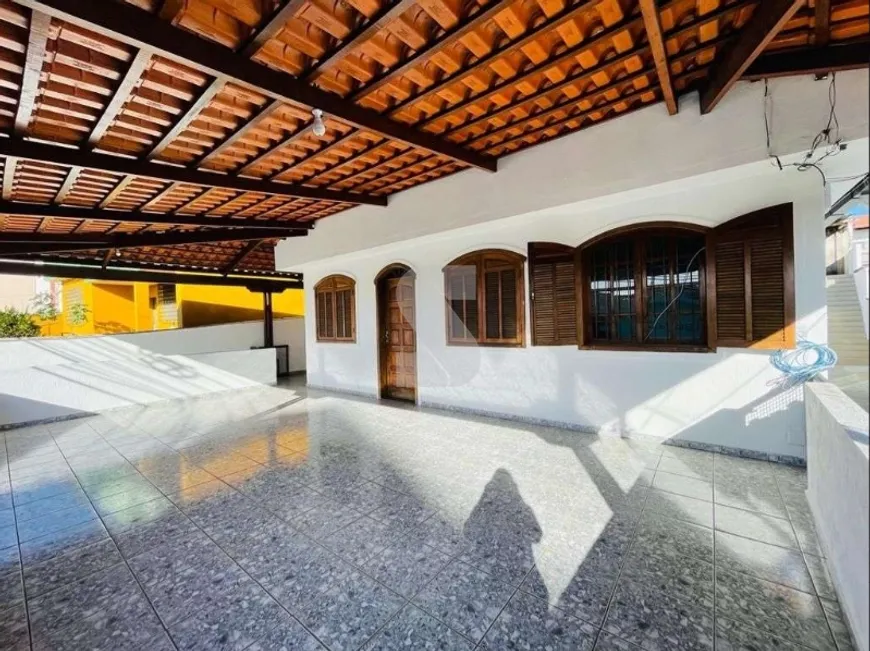 Foto 1 de Casa com 3 Quartos à venda, 180m² em Novo Eldorado, Contagem