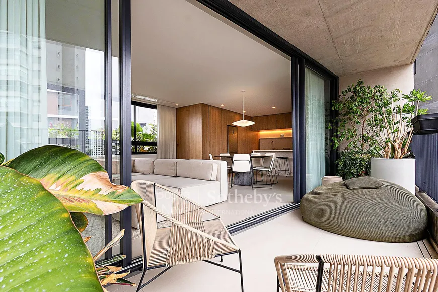 Foto 1 de Apartamento com 3 Quartos para alugar, 151m² em Jardim Das Bandeiras, São Paulo