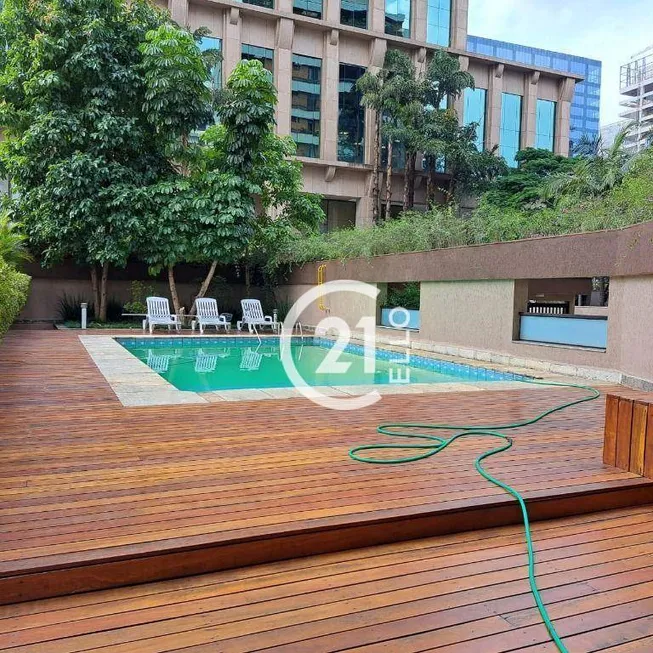 Foto 1 de Apartamento com 4 Quartos à venda, 210m² em Itaim Bibi, São Paulo