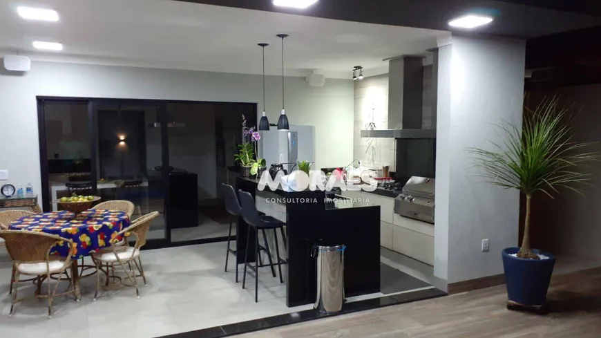 Foto 1 de Casa de Condomínio com 3 Quartos à venda, 237m² em Residencial Lago Sul, Bauru