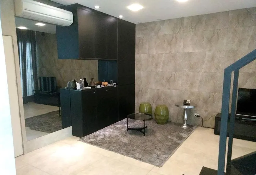 Foto 1 de Flat com 1 Quarto para alugar, 110m² em Vila Olímpia, São Paulo