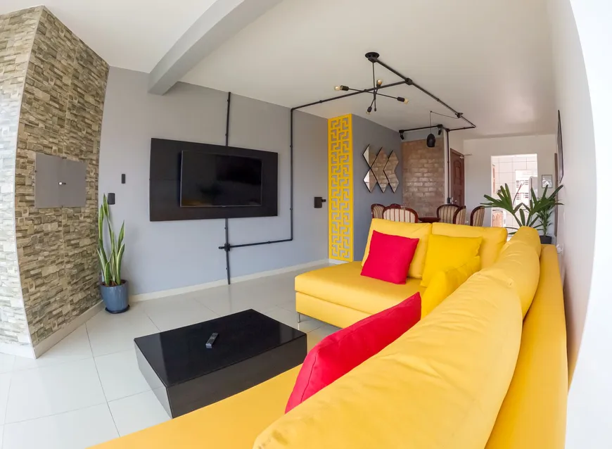 Foto 1 de Apartamento com 3 Quartos para alugar, 85m² em Centro, Tramandaí