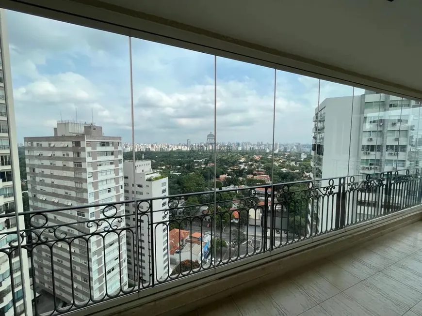 Foto 1 de Apartamento com 4 Quartos para venda ou aluguel, 335m² em Jardins, São Paulo