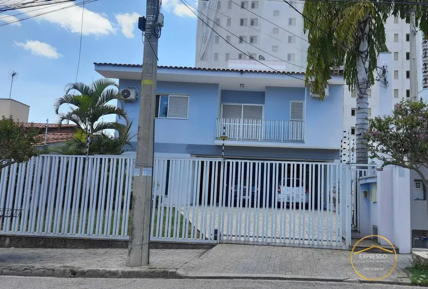 Foto 1 de Casa com 3 Quartos à venda, 325m² em Jardim Helena Cristina, Sorocaba