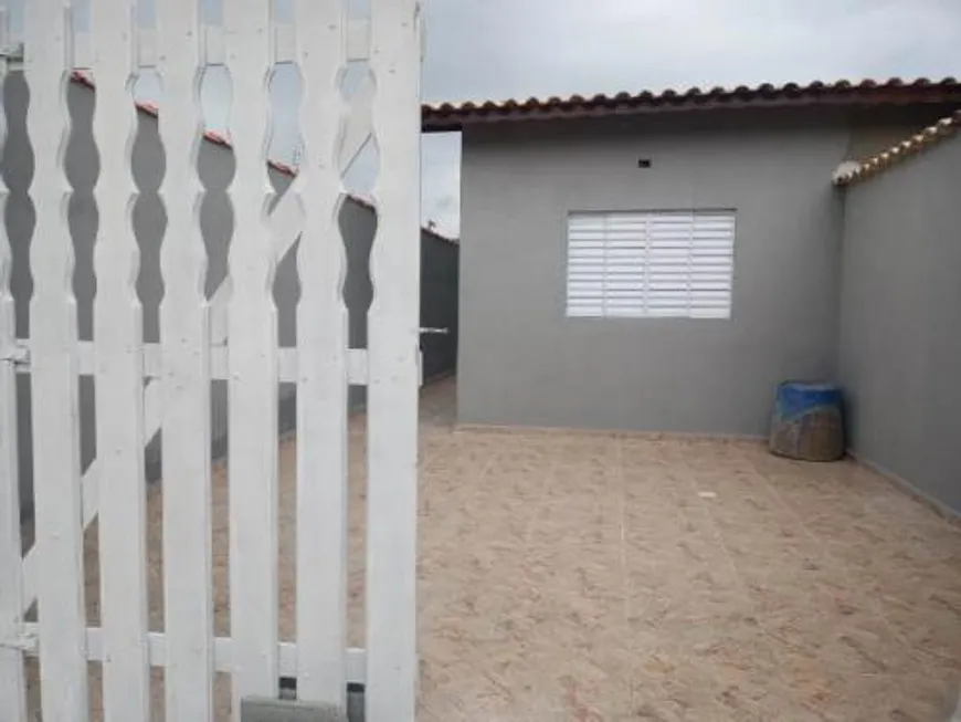 Foto 1 de Casa com 2 Quartos à venda, 60m² em Califórnia, Itanhaém