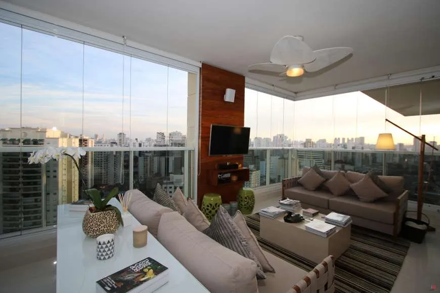 Foto 1 de Apartamento com 3 Quartos à venda, 233m² em Vila Nova Conceição, São Paulo