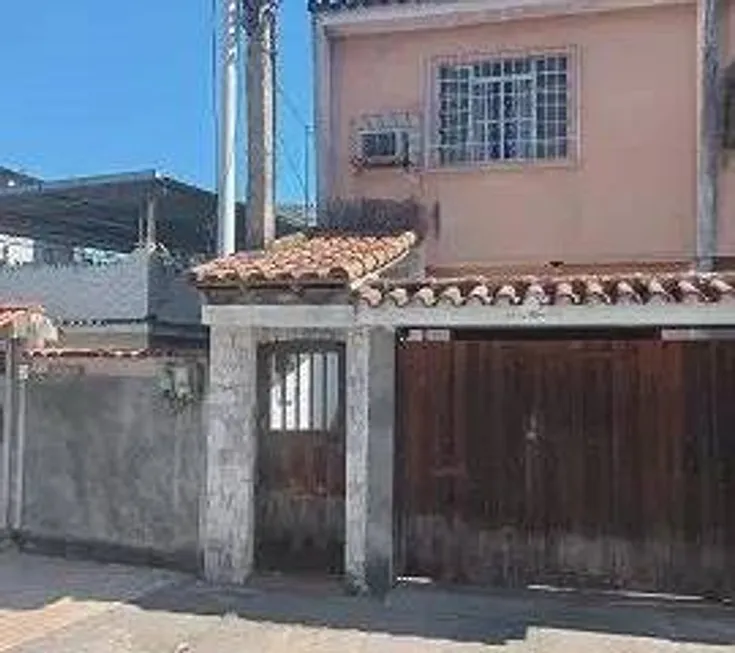 Foto 1 de Sobrado com 3 Quartos à venda, 85m² em Mutuá, São Gonçalo