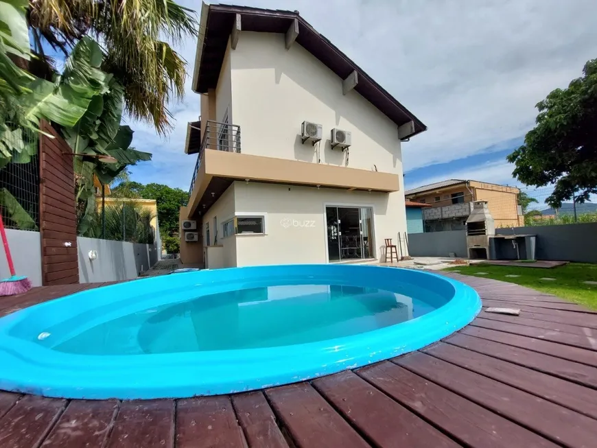 Foto 1 de Casa com 4 Quartos para alugar, 250m² em Campeche, Florianópolis