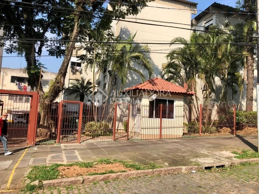 Foto 1 de Apartamento com 3 Quartos à venda, 60m² em Santo Antônio, Porto Alegre