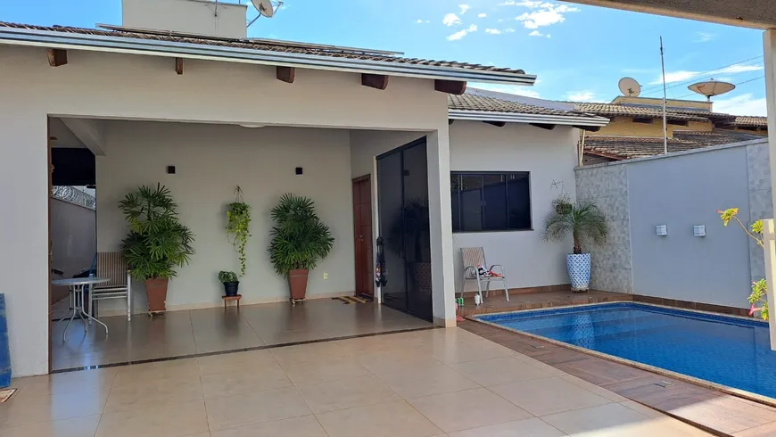 Foto 1 de Casa com 3 Quartos à venda, 180m² em Plano Diretor Norte, Palmas