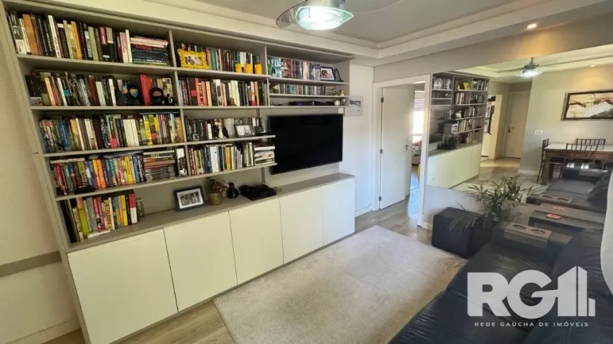 Foto 1 de Apartamento com 2 Quartos à venda, 84m² em Passo da Areia, Porto Alegre