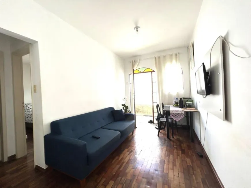 Foto 1 de Casa com 2 Quartos à venda, 80m² em Santa Mônica, Belo Horizonte