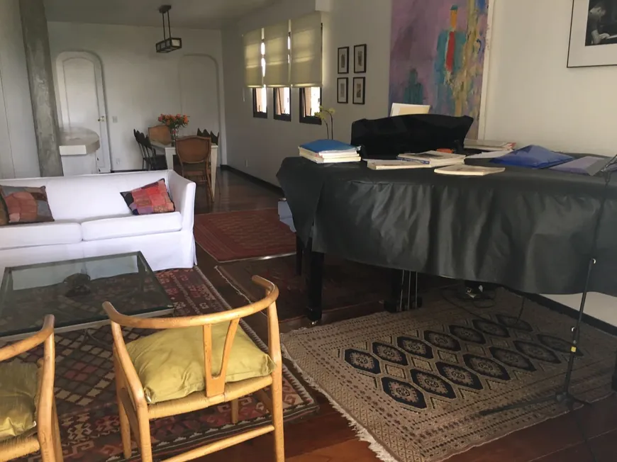 Foto 1 de Apartamento com 3 Quartos à venda, 160m² em Higienópolis, São Paulo