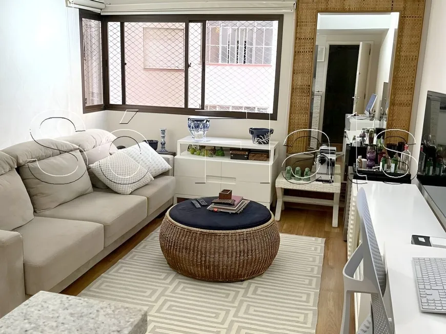 Foto 1 de Apartamento com 1 Quarto à venda, 45m² em Cerqueira César, São Paulo