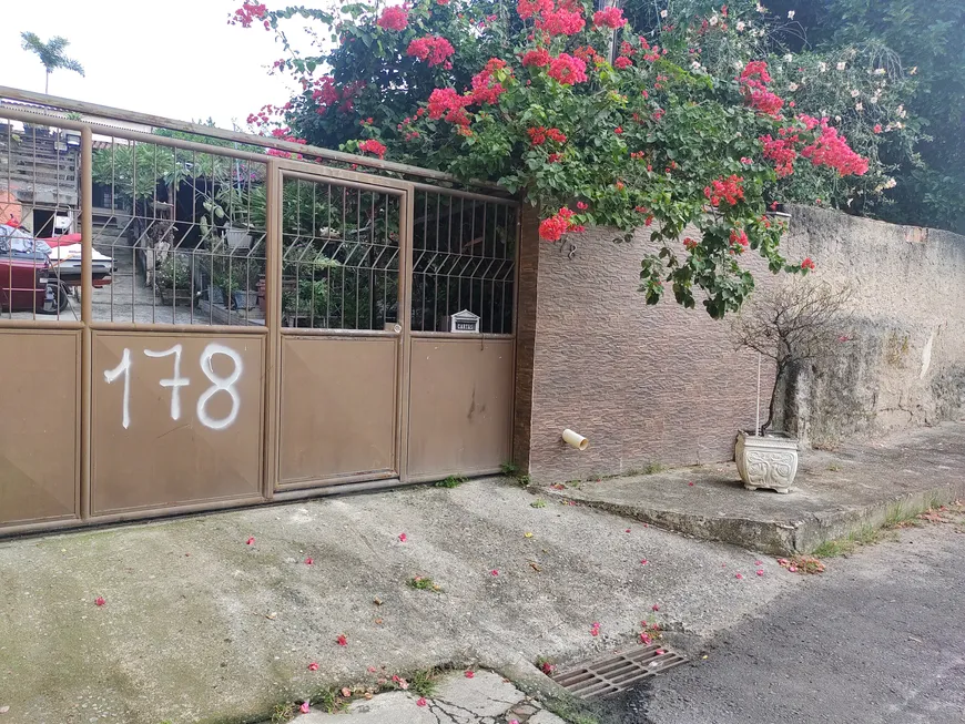 Foto 1 de Casa com 2 Quartos à venda, 100m² em Santo Antonio da Prata, Belford Roxo