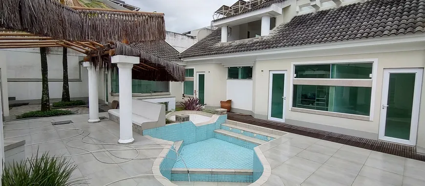 Foto 1 de Casa com 6 Quartos à venda, 500m² em Recreio Dos Bandeirantes, Rio de Janeiro