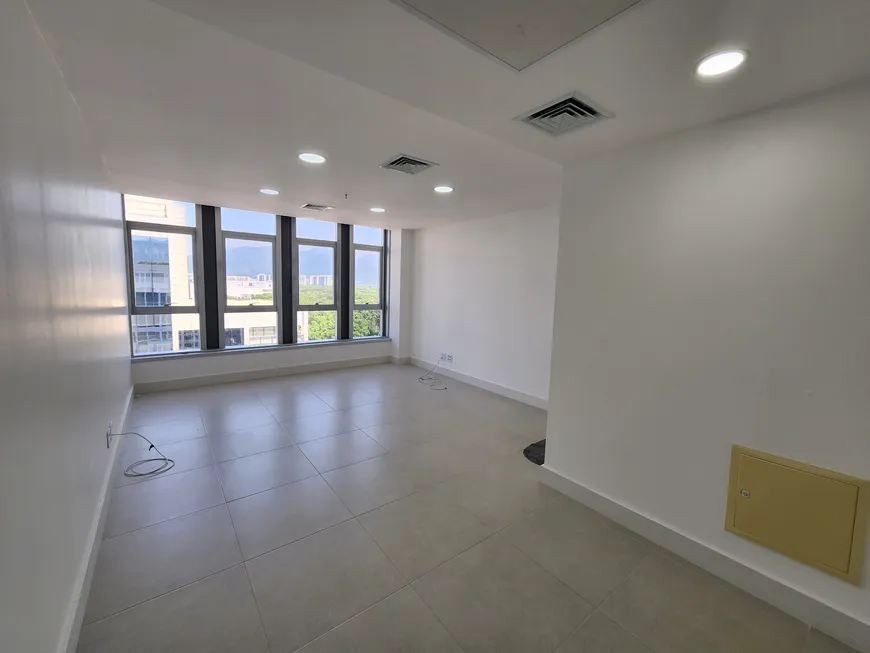 Foto 1 de Sala Comercial para venda ou aluguel, 26m² em Jacarepaguá, Rio de Janeiro