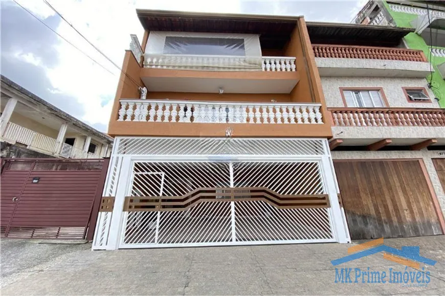 Foto 1 de Sobrado com 3 Quartos para venda ou aluguel, 257m² em Ayrosa, Osasco