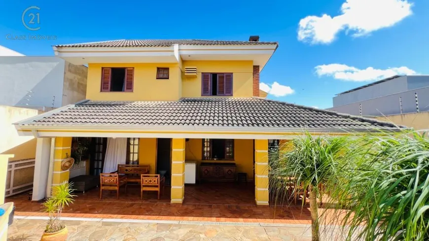 Foto 1 de Casa com 3 Quartos para alugar, 300m² em Aurora, Londrina