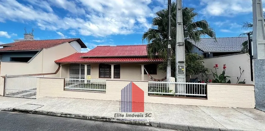 Foto 1 de Casa com 3 Quartos à venda, 155m² em Costa E Silva, Joinville