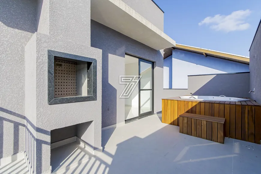 Foto 1 de Casa de Condomínio com 3 Quartos à venda, 132m² em Água Verde, Curitiba