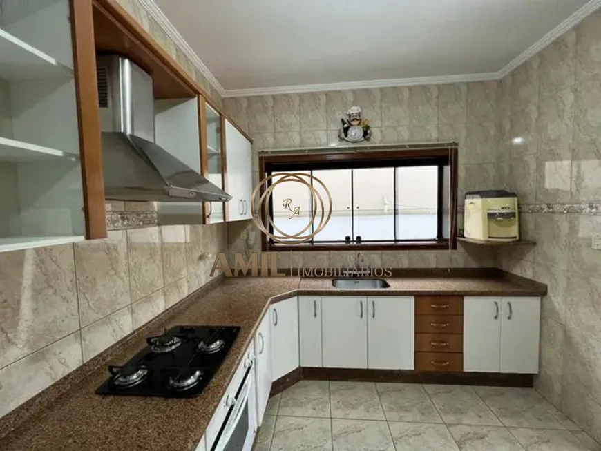 Foto 1 de Casa com 2 Quartos para alugar, 230m² em Quiririm, Taubaté