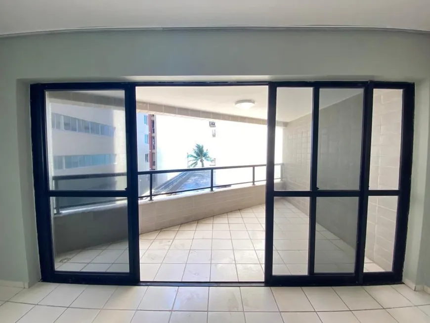 Foto 1 de Apartamento com 4 Quartos para alugar, 165m² em Boa Viagem, Recife