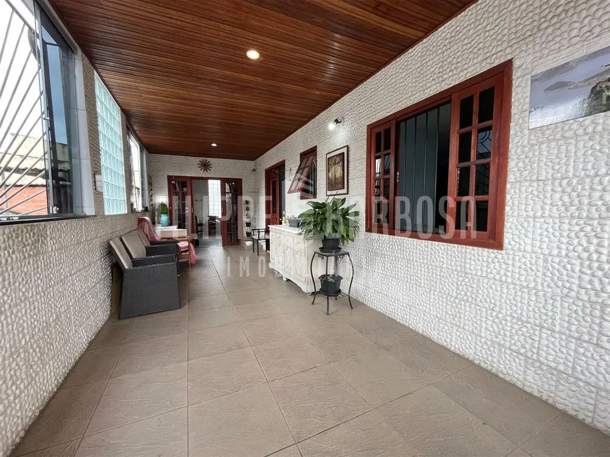 Foto 1 de Casa com 3 Quartos à venda, 351m² em Irajá, Rio de Janeiro