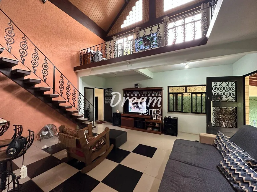 Foto 1 de Casa com 4 Quartos à venda, 262m² em Caneca Fina, Guapimirim