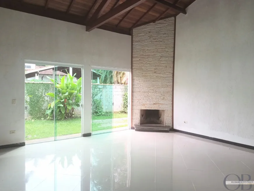 Foto 1 de Casa de Condomínio com 4 Quartos à venda, 238m² em Horto Florestal, Ubatuba