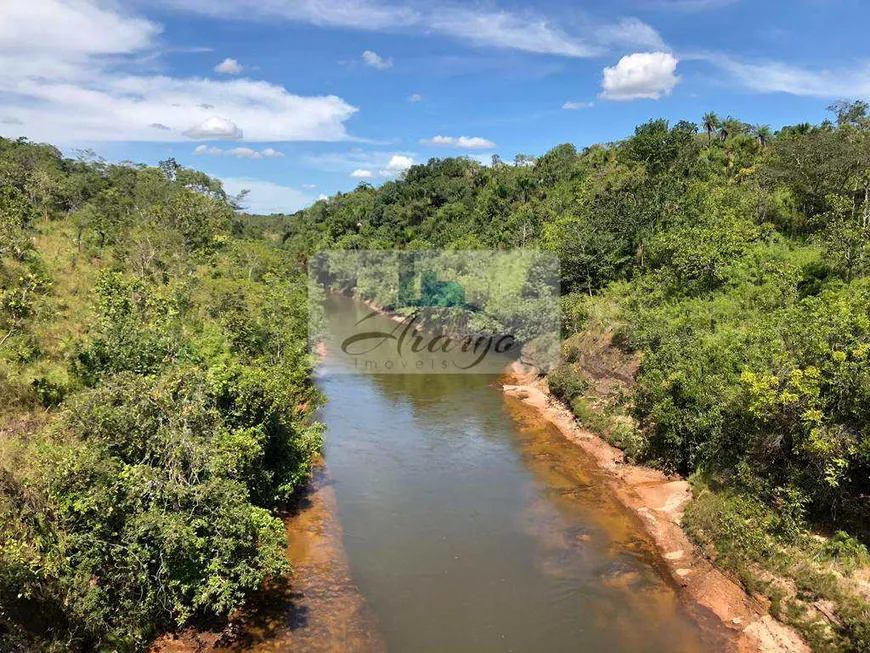 Foto 1 de Fazenda/Sítio com 3 Quartos à venda, 1691m² em Setor Central, Lizarda