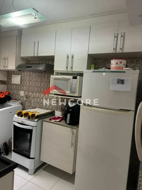 Foto 1 de Apartamento com 2 Quartos à venda, 44m² em Água Chata, Guarulhos