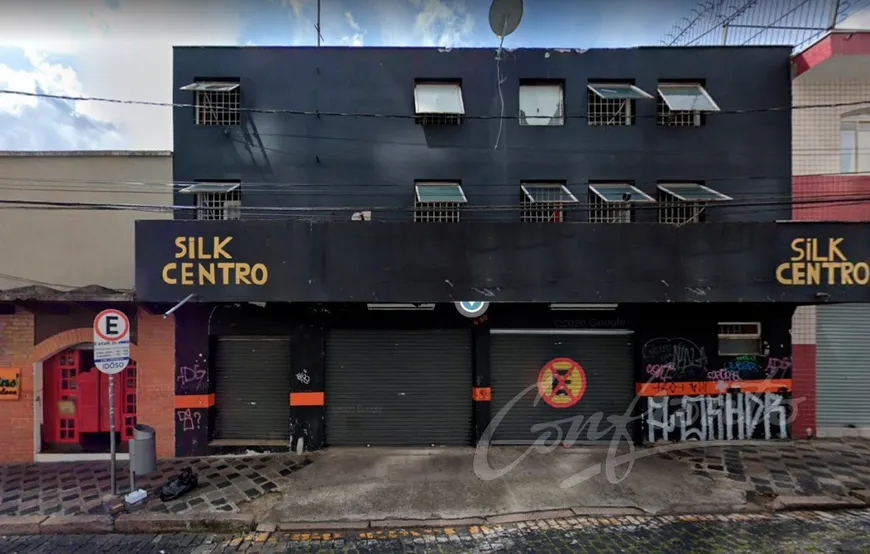 Foto 1 de Lote/Terreno à venda, 675m² em Centro, Curitiba