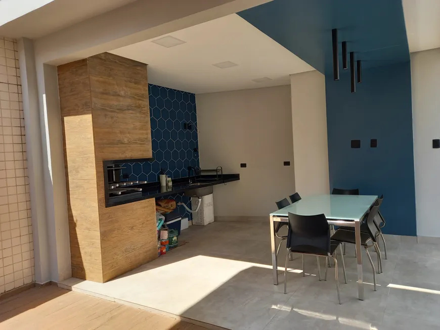 Foto 1 de Casa com 3 Quartos à venda, 125m² em Ponta da Praia, Santos