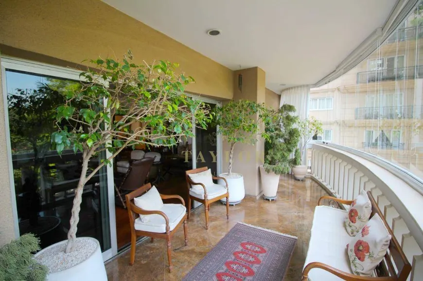 Foto 1 de Apartamento com 4 Quartos para venda ou aluguel, 425m² em Jardim Europa, São Paulo