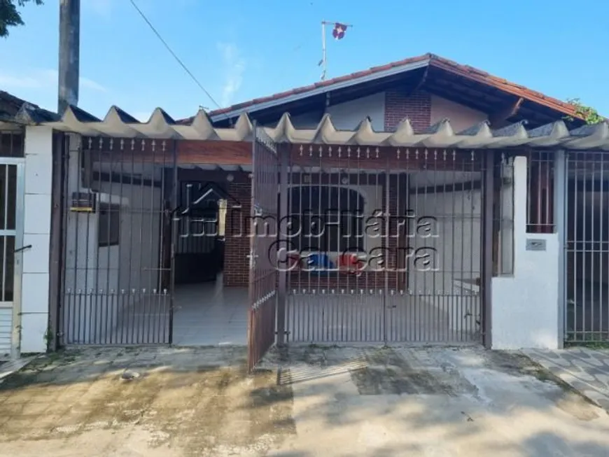 Foto 1 de Casa com 2 Quartos à venda, 125m² em Balneário Maracanã, Praia Grande