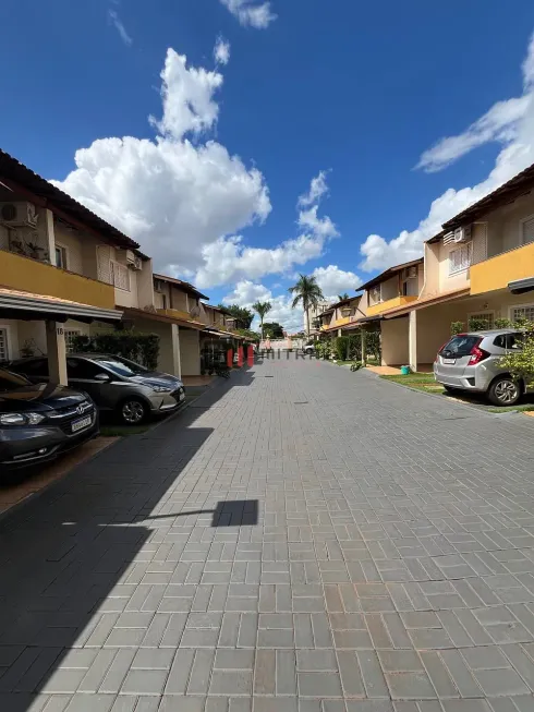 Foto 1 de Sobrado com 3 Quartos à venda, 107m² em São Vicente, Londrina