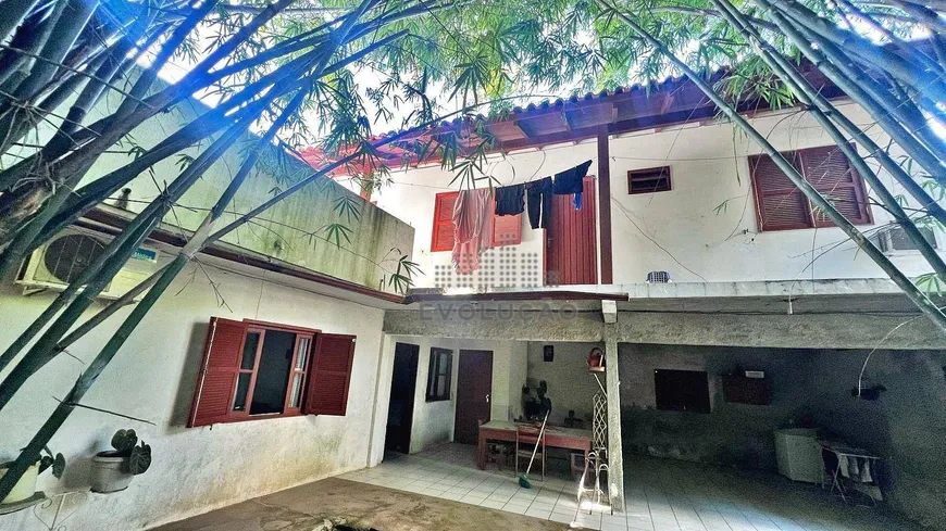 Foto 1 de Casa com 2 Quartos à venda, 300m² em Estreito, Florianópolis