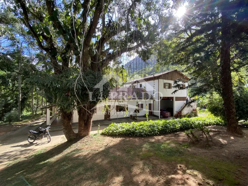 Foto 1 de Casa com 3 Quartos à venda, 500m² em Secretário, Petrópolis