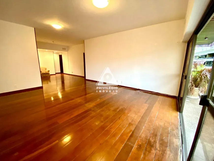 Foto 1 de Apartamento com 3 Quartos à venda, 158m² em Lagoa, Rio de Janeiro
