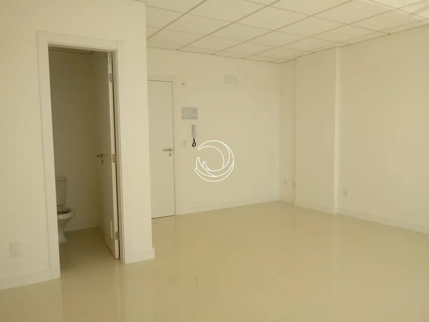 Foto 1 de Ponto Comercial à venda, 28m² em Barreiros, São José