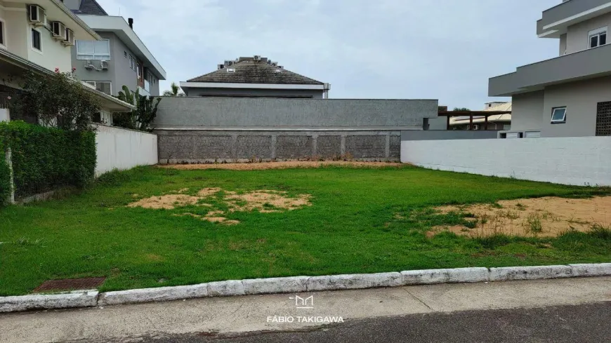 Foto 1 de Lote/Terreno à venda, 706m² em Cachoeira do Bom Jesus, Florianópolis