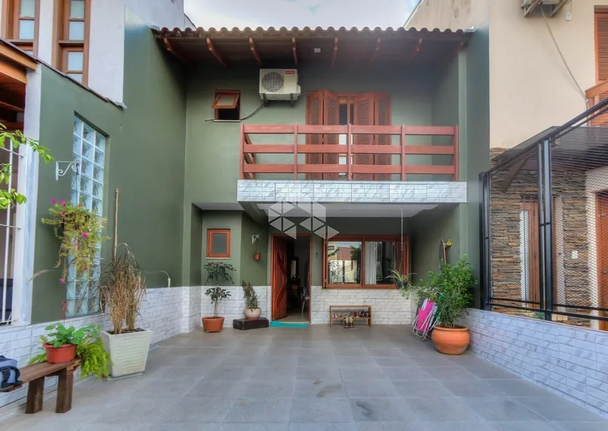 Foto 1 de Casa com 3 Quartos à venda, 150m² em Hípica, Porto Alegre