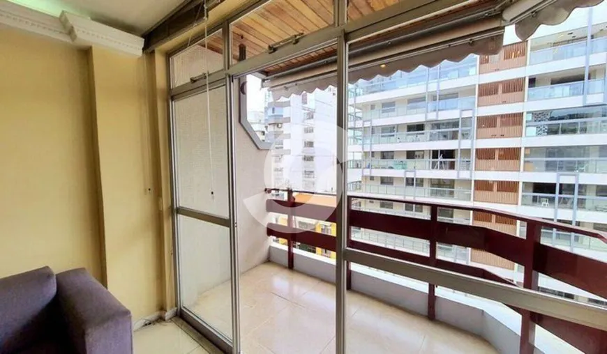 Foto 1 de Apartamento com 4 Quartos à venda, 250m² em Icaraí, Niterói